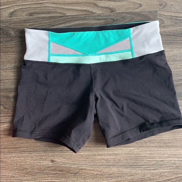 lululemon athletica Pants - Lululemon *reversible* bike shorts